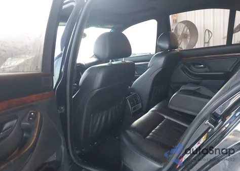 2003 BMW M5 из США, поврежденный, VIN WBSDE93473CF92338